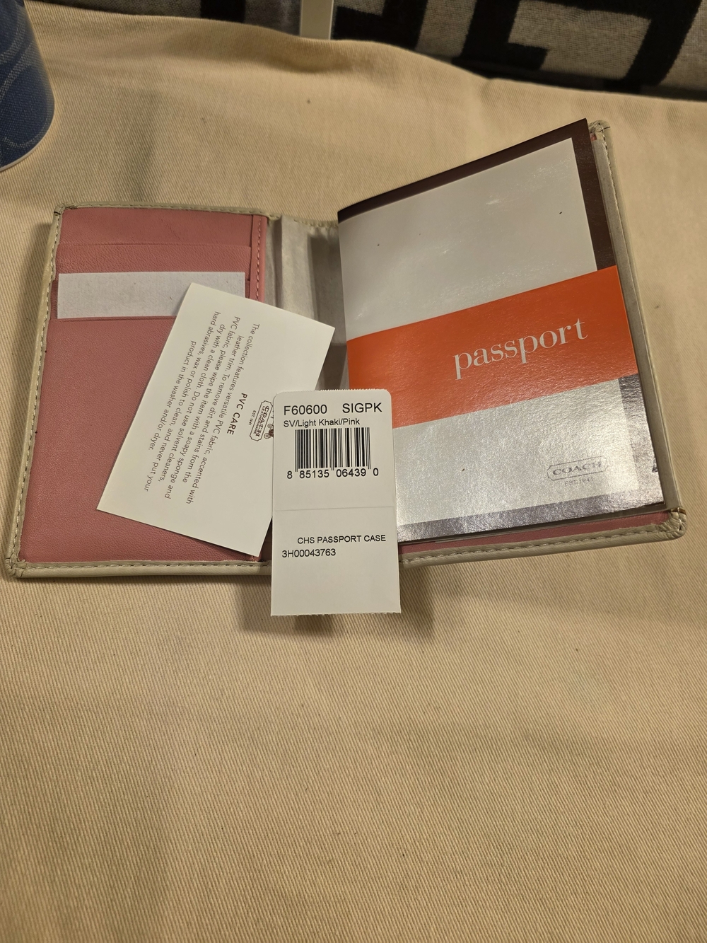 Coach Khaki Canvas Passport Wallet with Pink & Cream Center Stripe - NWT - Picture 4 of 4